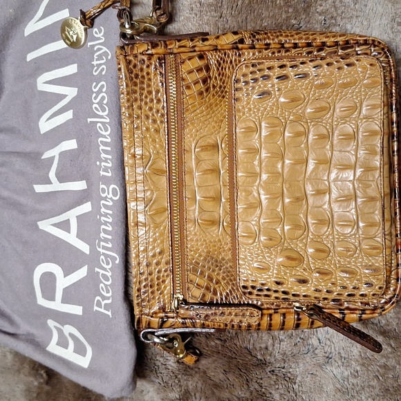 BRAHMIN CROSSBODY WITH DUST BAG - Picture 1 of 10